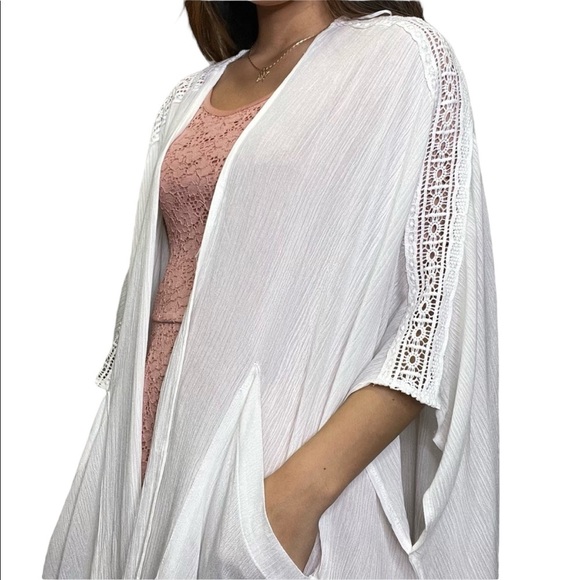 Gigio White Open front Wide Sleeve Fringed Tassel Kimono Womens Size M - Picture 1 of 6